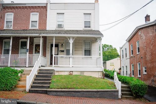 210 8th St, BROOKHAVEN, PA, 19015-2909 | Card Image