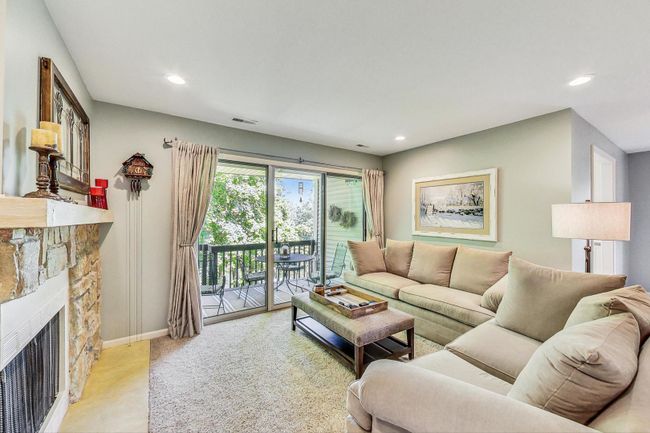 UNIT-607 - 530 River Front Cir, Condo with 2 bedrooms, 2 bathrooms and 1 parking in Naperville IL | Image 9