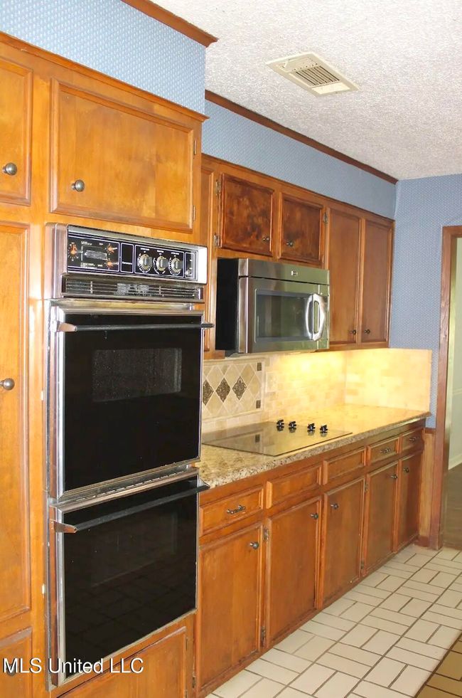 Kitchen | Image 11