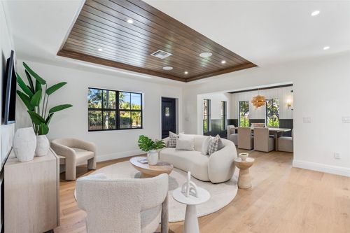 2100 Lake Ave, West Palm Beach, FL, 33401-7620 | Card Image