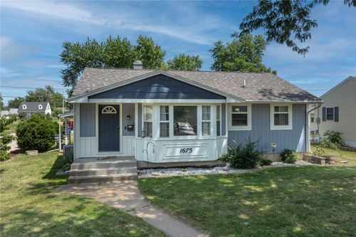 1675 9th St Nw, Cedar Rapids, IA, 52405-1610 | Card Image