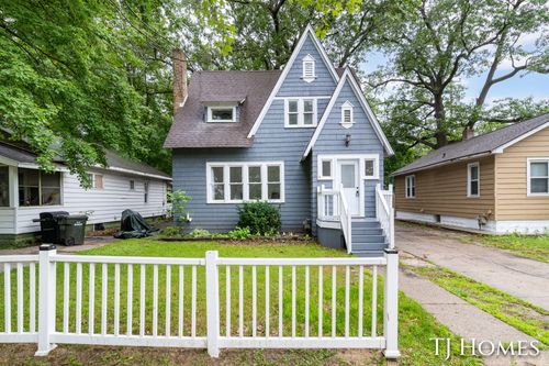 1031 Ada Ave, Muskegon, MI, 49442-4040 | Card Image