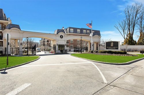 1105-1000 Royal Ct, New Hyde Park, NY, 11040-2618 | Card Image