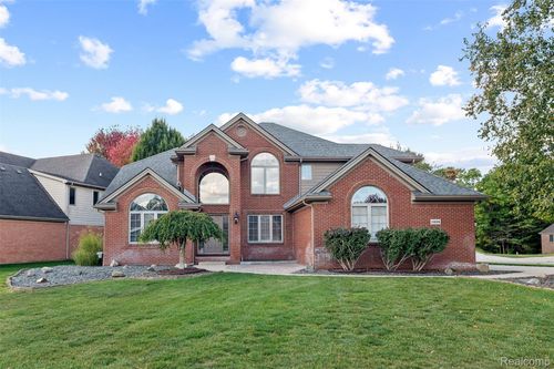 1628 Royal Birkdale Dr, Oxford, MI, 48371-5842 | Card Image