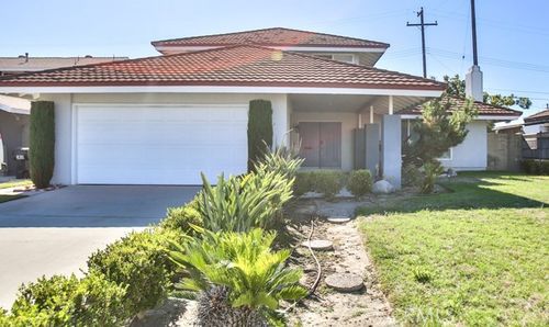 9211 Julie Beth St, Cypress, CA, 90630 | Card Image