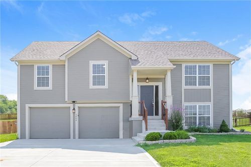 1404 Silhouette Dr, Kearney, MO, 64060-7337 | Card Image