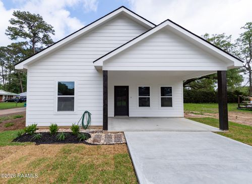 105 E Eleanor St, Opelousas, LA, 70570-4735 | Card Image