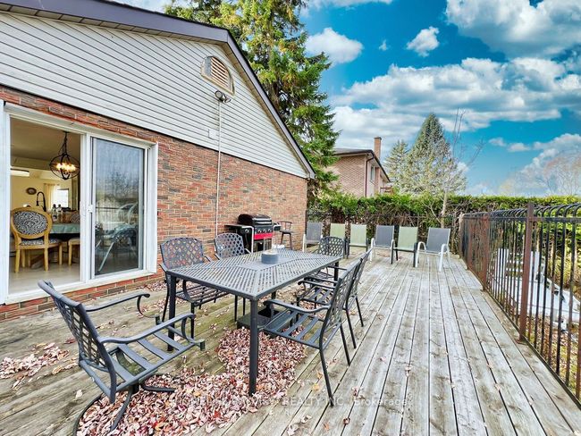 70 Douglas Rd, House other with 2 bedrooms, 2 bathrooms and 8 parking in Richmond Hill ON | Image 5