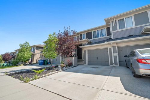 501 Hillcrest Road Sw, Airdrie, AB, T4B4T8 | Card Image
