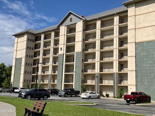 5402-124 Plaza Dr, Pigeon Forge, TN, 37863-4997 | Card Image