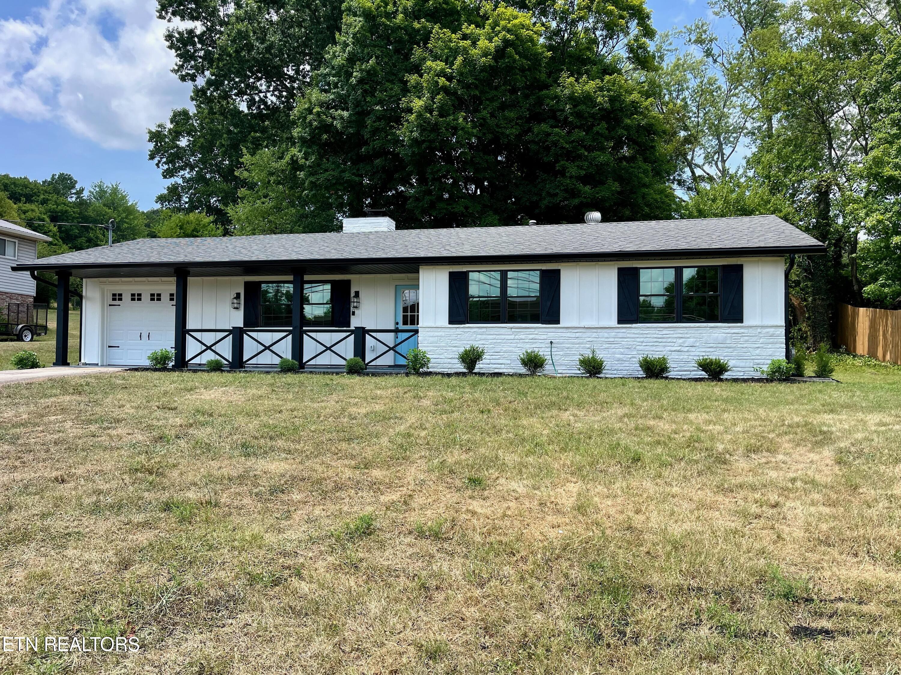 Lonas Dr, Knoxville, TN 37909