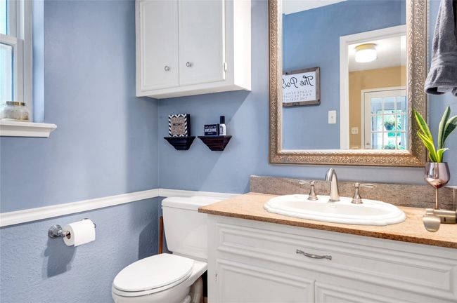 1/2 bath on first floor | Image 19