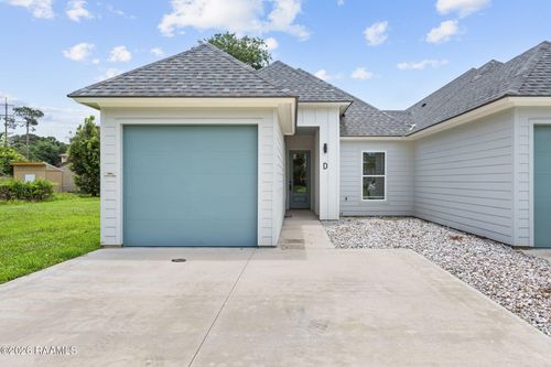 d-300 Avenue B, Broussard, LA, 70518-4008 | Card Image