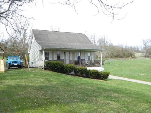 678 Blue Hills Dr, Glade Spring, VA, 24340-3104 | Card Image
