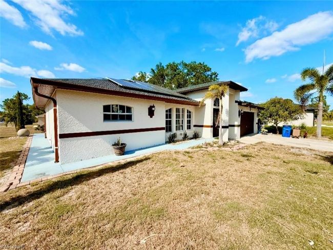 5330 Belrose St, House other with 3 bedrooms, 2 bathrooms and null parking in Lehigh Acres FL | Image 4