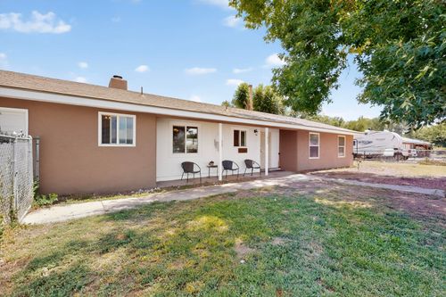 1935 Eldorado Loop, Bosque Farms, NM, 87068-9211 | Card Image