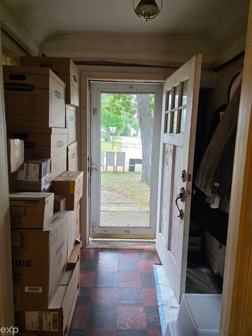 302 E Electric Ct, Sturgis, MI, 49091-1813 | Card Image