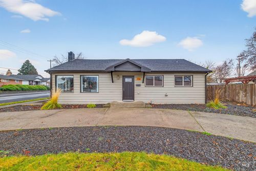 724 13th Ave, Lewiston, ID, 83501-2938 | Card Image
