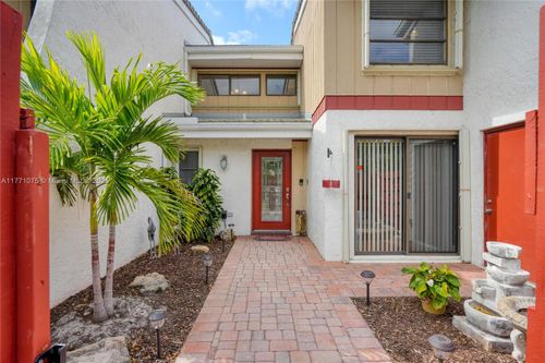 238-3092 Bermwood Ln, Hollywood, FL, 33021-2638 | Card Image