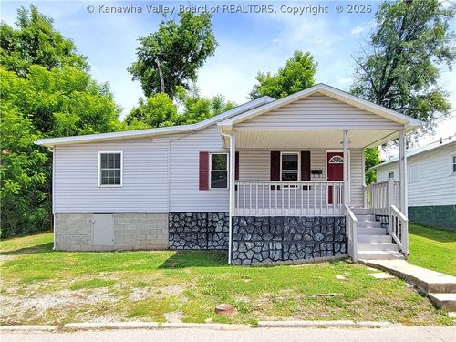 116 Riggs St, Montgomery, WV, 25136-2323 | Card Image