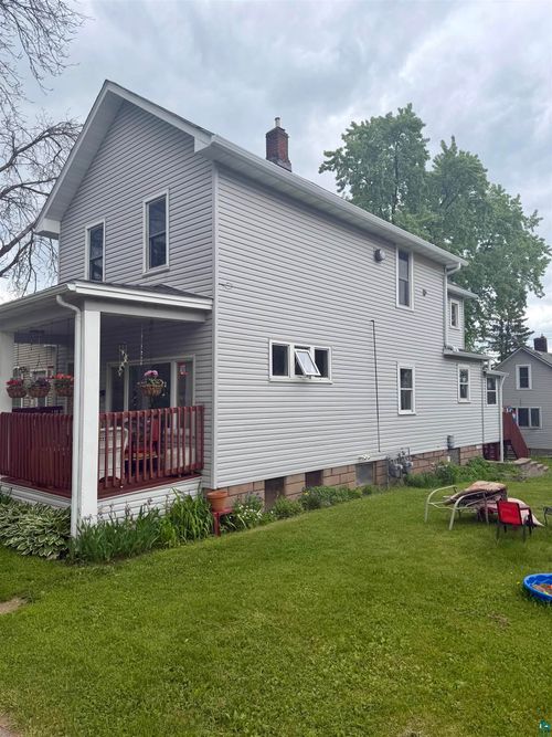 714 E 6th St, Duluth, MN, 55805 | Card Image