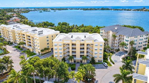 302-250 Hidden Bay Dr, OSPREY, FL, 34229-2904 | Card Image