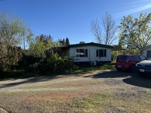 6009 Harris Rd, Central Point, OR, 97502-3210 | Card Image