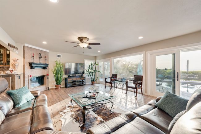 1819 W Belt Line Rd, House other with 4 bedrooms, 4 bathrooms and null parking in Cedar Hill TX | Image 7