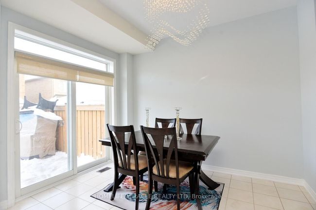 23 Falling Leaf Dr, House attached with 3 bedrooms, 4 bathrooms and 2 parking in Caledon ON | Image 9
