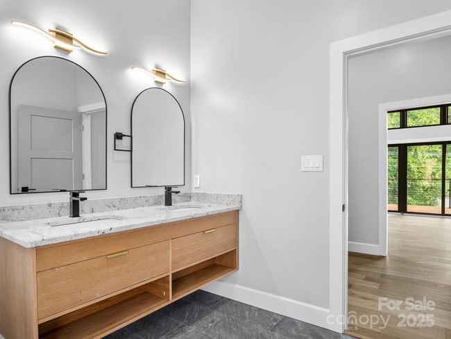 Primary bath sinks | Image 18