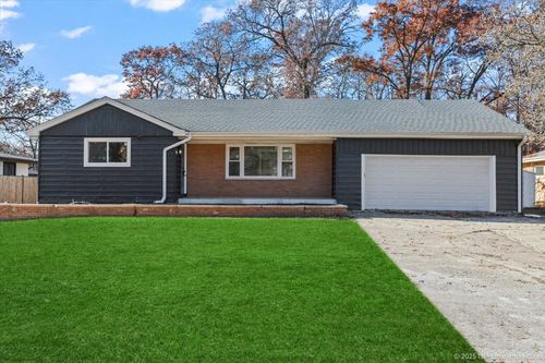 17740 Clyde Ave, Lansing, IL, 60438-1526 | Card Image