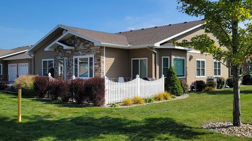 2149 Avon Dr, Traverse City, MI, 49685-7348 | Card Image