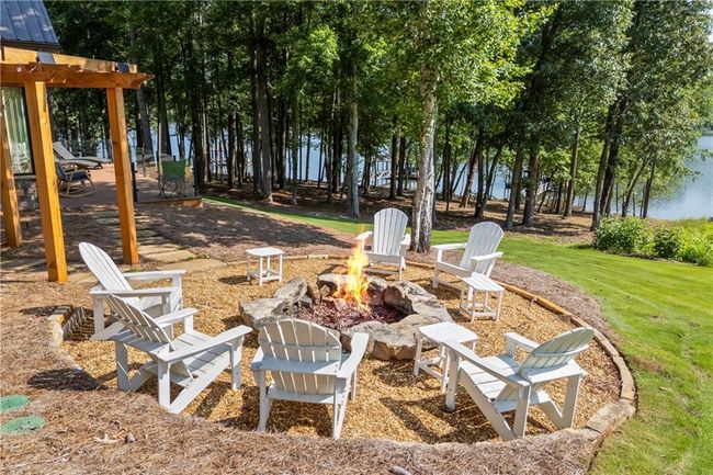 1132 N Edgewater Trl, House other with 2 bedrooms, 2 bathrooms and 5 parking in Toccoa GA | Image 9