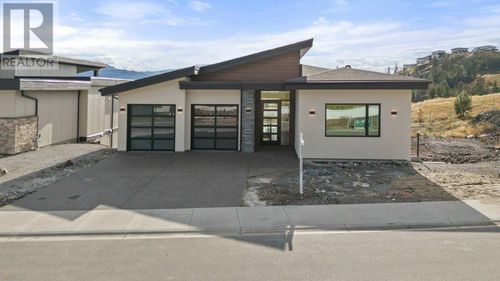 2543 Pinnacle Ridge Dr, West Kelowna, BC, V4T0G4 | Card Image