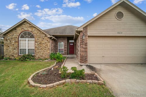 9605 N 101st East Ave, Owasso, OK, 74055-6423 | Card Image