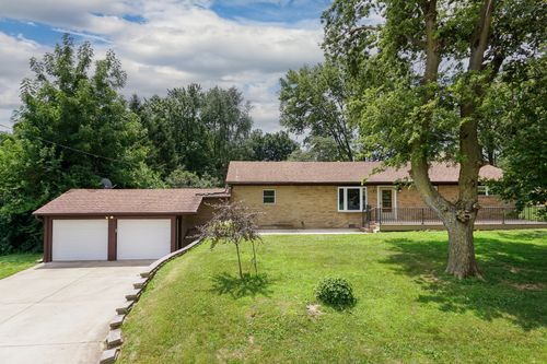 116 W C St, Delavan, IL, 61734-9282 | Card Image