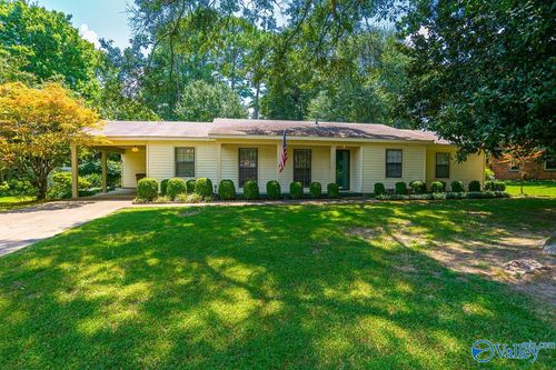 2213 13th St Se, Decatur, AL, 35601-4527 | Card Image