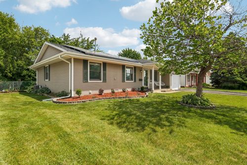 951 Grissom Trl, Elk Grove Village, IL, 60007-3030 | Card Image