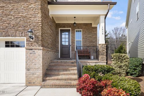 1016 Regency Cottage Pl, Cary, NC, 27518-8678 | Card Image