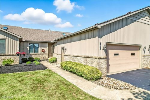 1492 Tripodi Cir, Niles, OH, 44446-3563 | Card Image