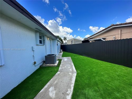 1-17100 Nw 77th Ct, Hialeah, FL, 33015-3816 | Card Image