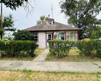 301 Noble St, House detached with 3 bedrooms, 1 bathrooms and 4 parking in Barons AB | Image 1