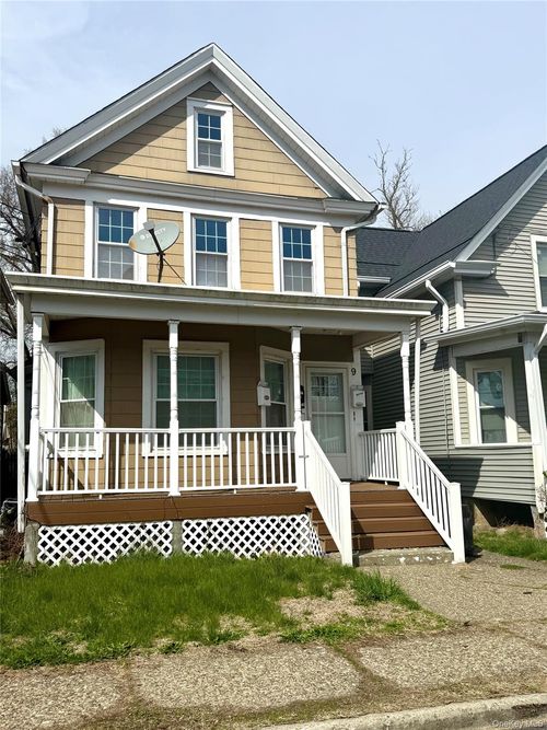 9 Arlington Pl, Newburgh, NY, 12550-4214 | Card Image