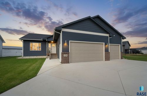 118 Atlantic Cir, Harrisburg, SD, 57032 | Card Image