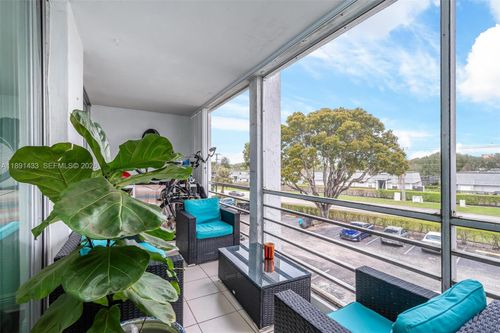 apt-c12-6923 Cypress Rd, Plantation, FL, 33317-2371 | Card Image