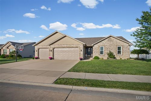 25 Rosin Dr, Highland, IL, 62249-4895 | Card Image