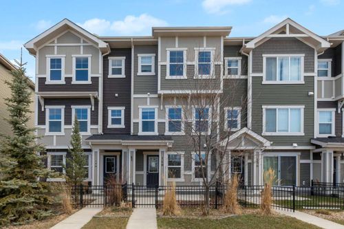 140 Sundown Rd, Cochrane, AB, T4C2M5 | Card Image