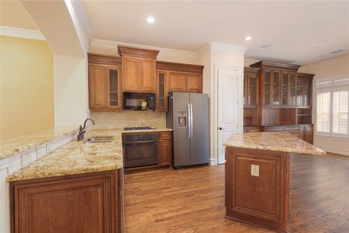 7920 Bishop Rd, Plano, TX, 75024-4016 | Card Image