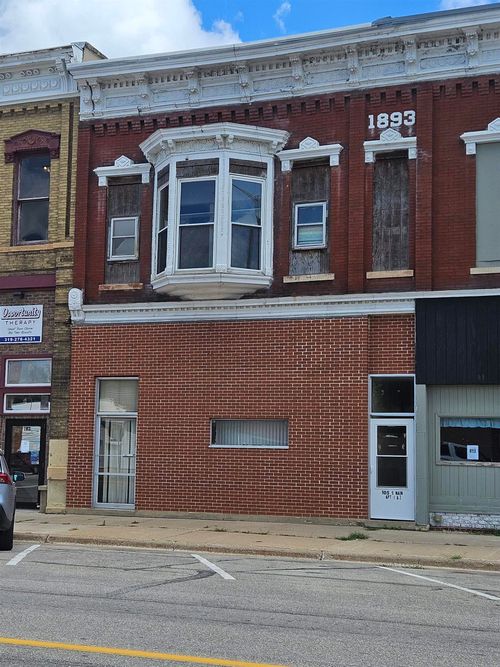 105 & 105 1/2 S Main, Clarksville, IA, 50619 | Card Image
