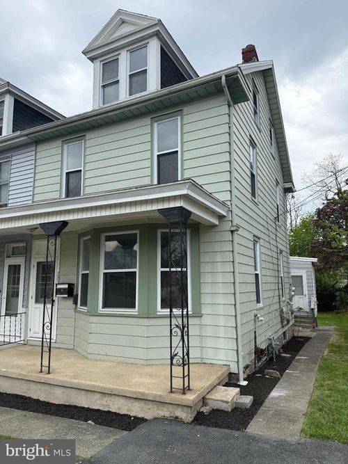 202 E Cumberland Rd, ENOLA, PA, 17025-2511 | Card Image